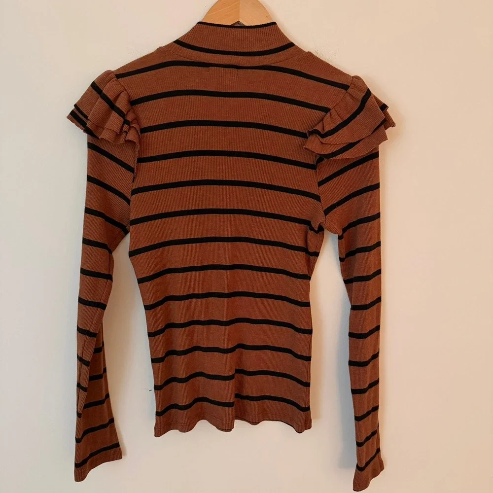 Anthropologie t.la Ruffled Turtleneck Top Brown Black Stripped Size Medium - Picture 2 of 7